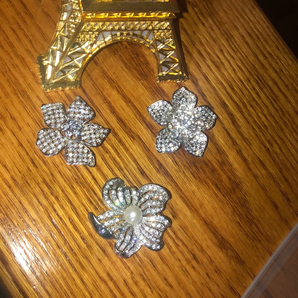 Floral brooches set of 3☺️🤍